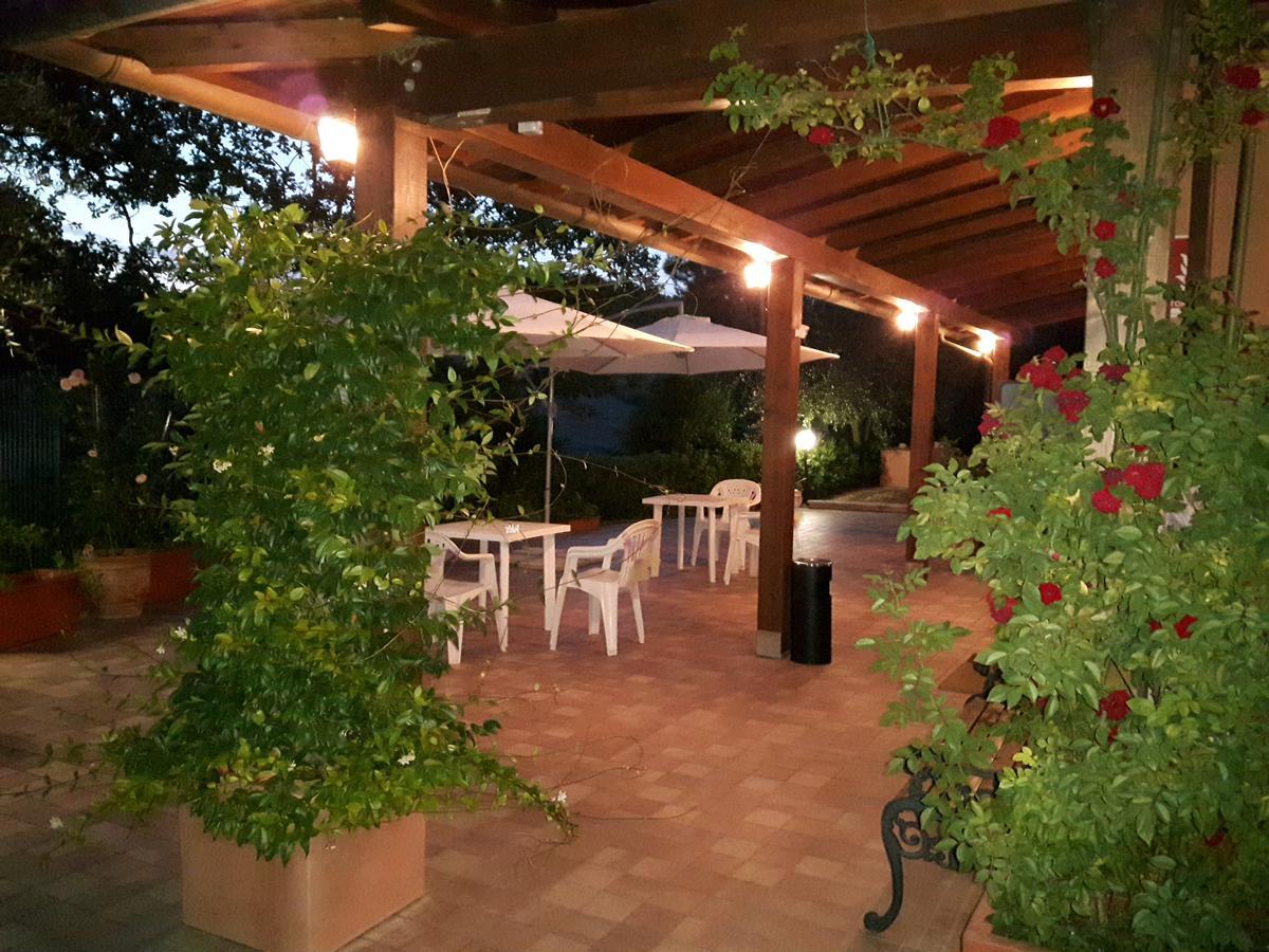 La Casa In Campagna Bed & Breakfast Cossignano Екстериор снимка
